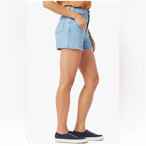 Levi’s Signature Light Wash High Rise Denim Shorts Womens Size 14/32 (501) - Picture 2 of 9